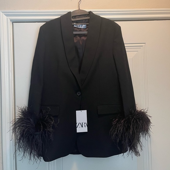 “Last one”ZARA BLOGGERS FAV FEATHER TRIM BLAZER - Picture 16 of 16